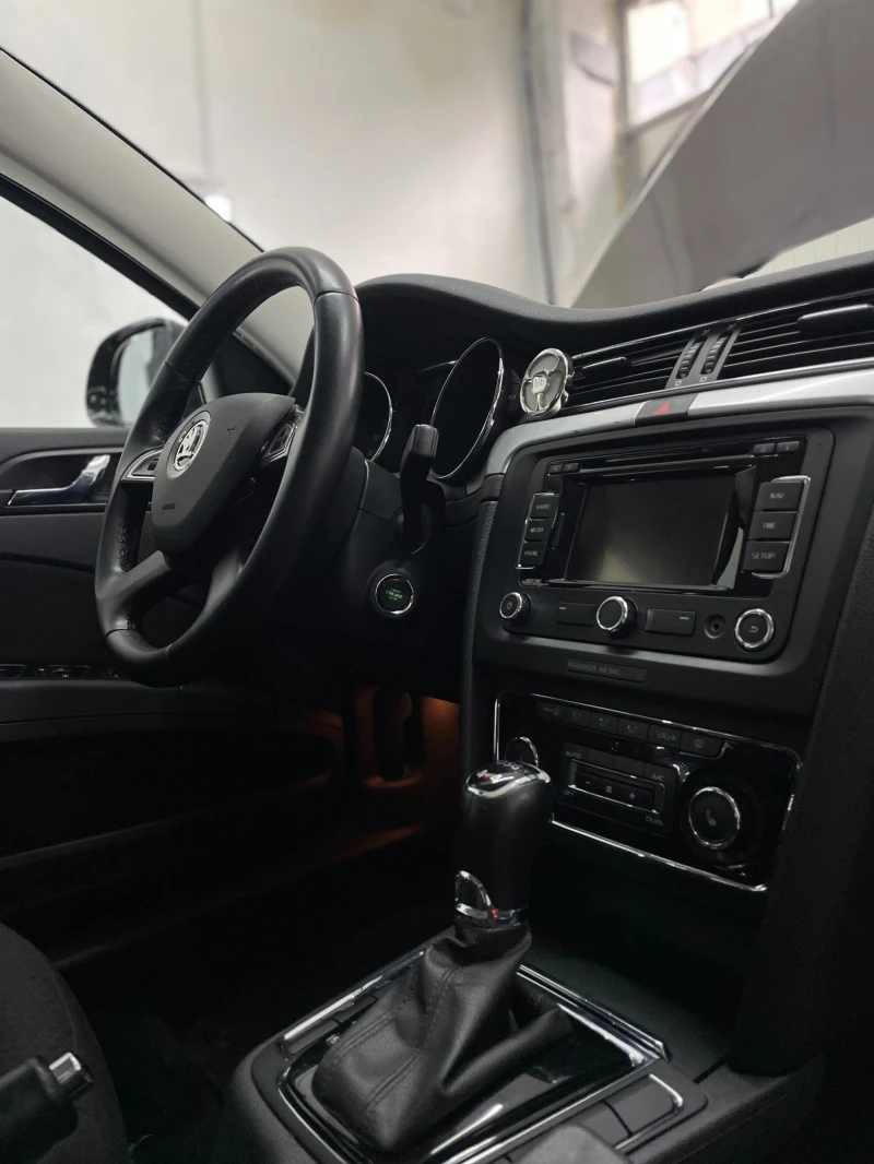Skoda Superb 2015г, 4x4, 170hp, DSG, снимка 6 - Автомобили и джипове - 53511620