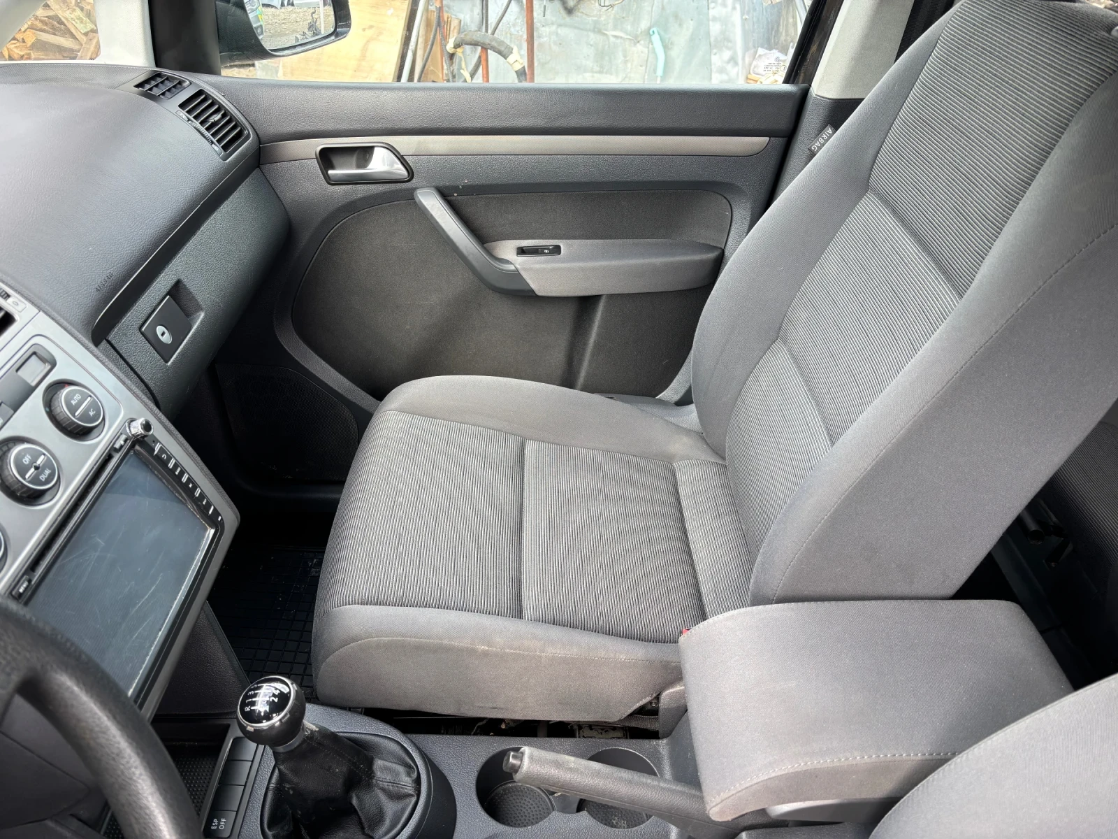 VW Touran 1.9 TDI 105кс - изображение 9