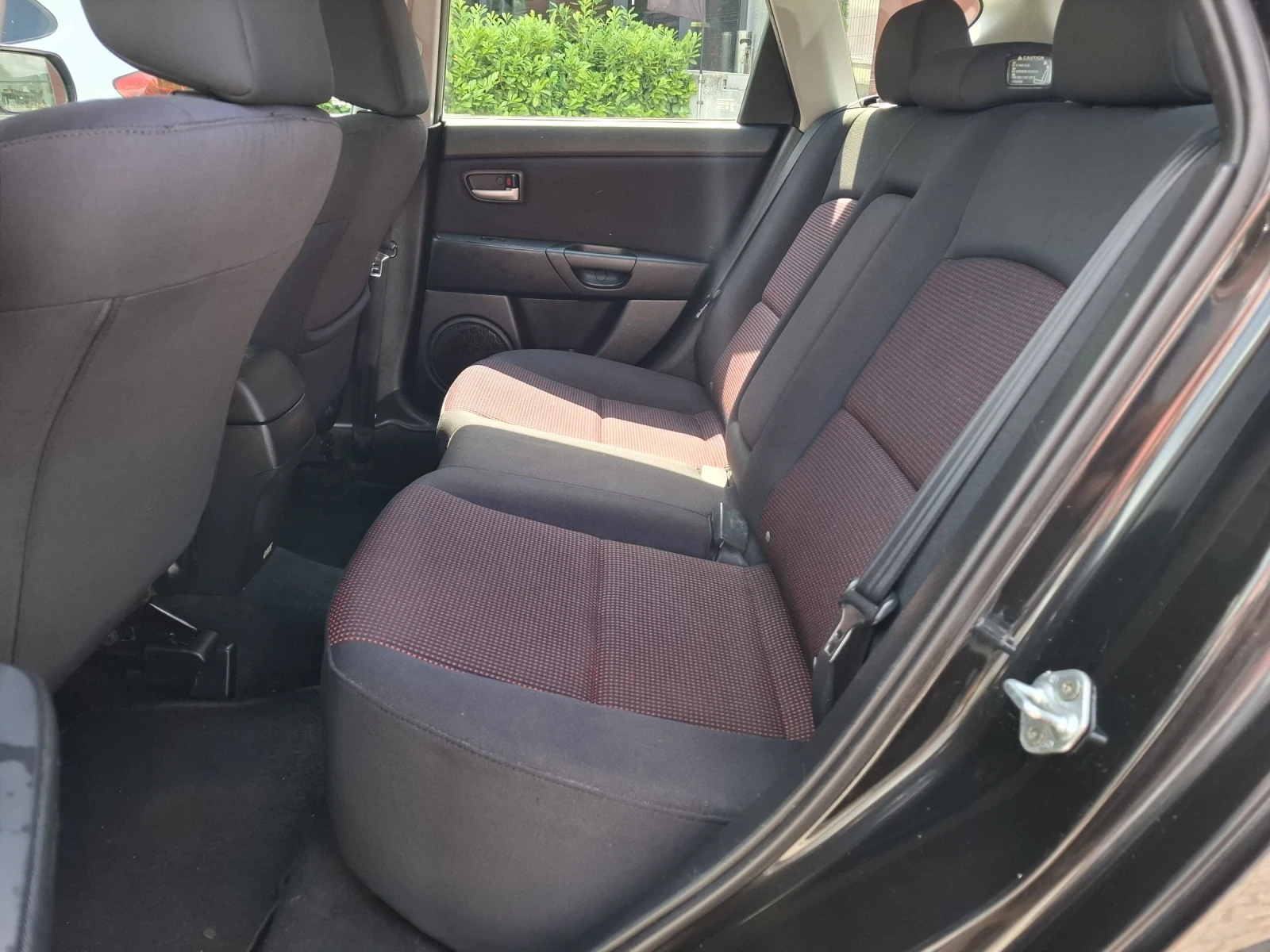 Mazda 3 1.6i-105 к.с.ОТЛИЧНА ! КЛИМАТРОНИК! - изображение 10
