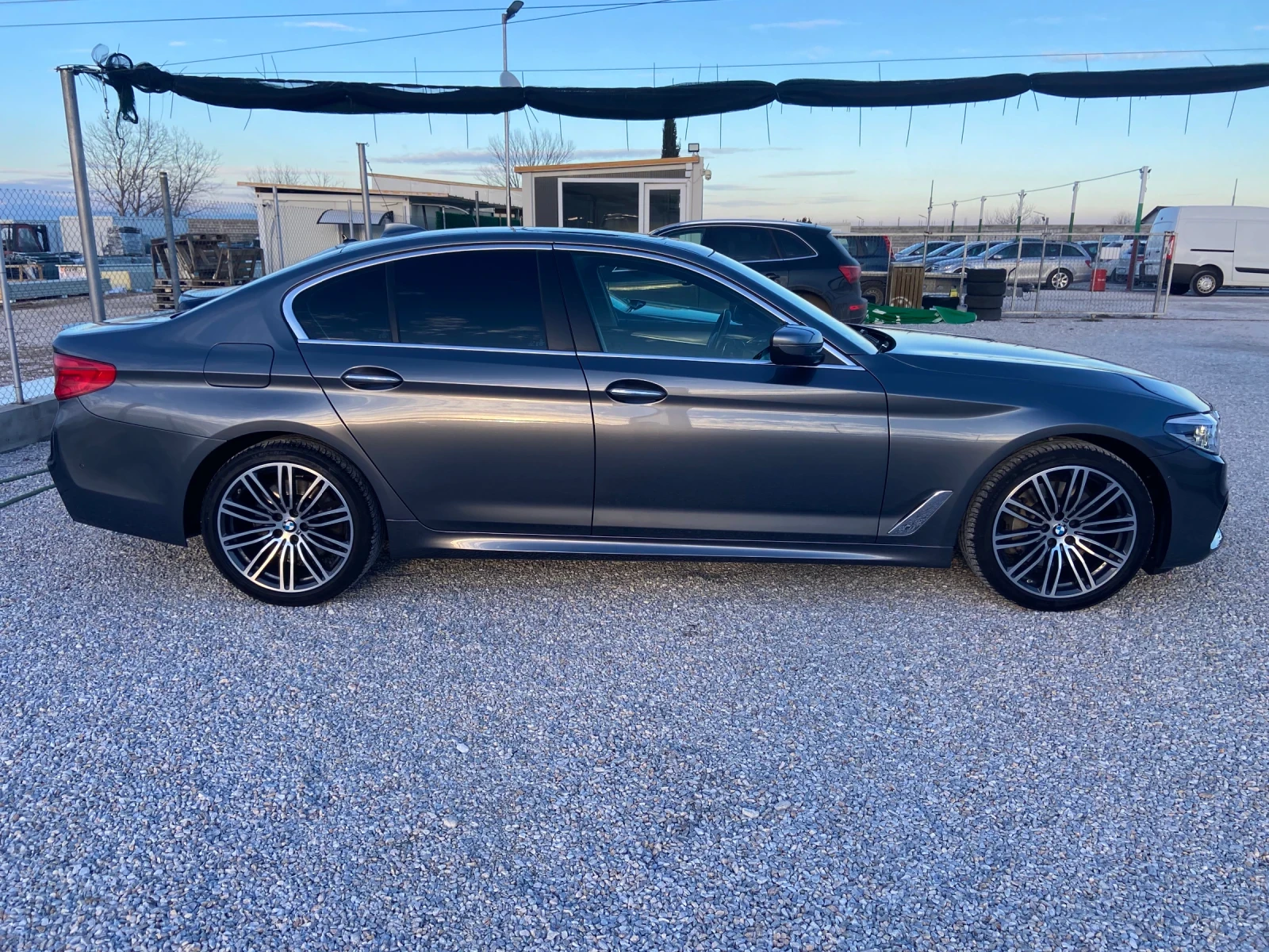 BMW 530 M Paket DISTRONIK HEAD UP HARMAN KARDON - изображение 5
