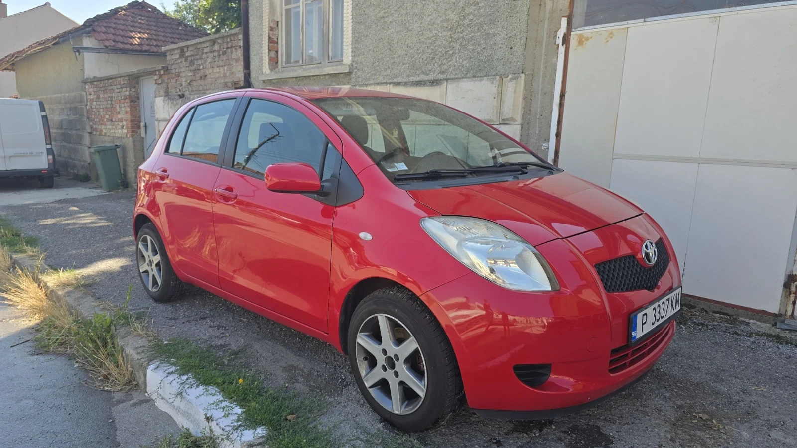Toyota Yaris 1.3i - изображение 2