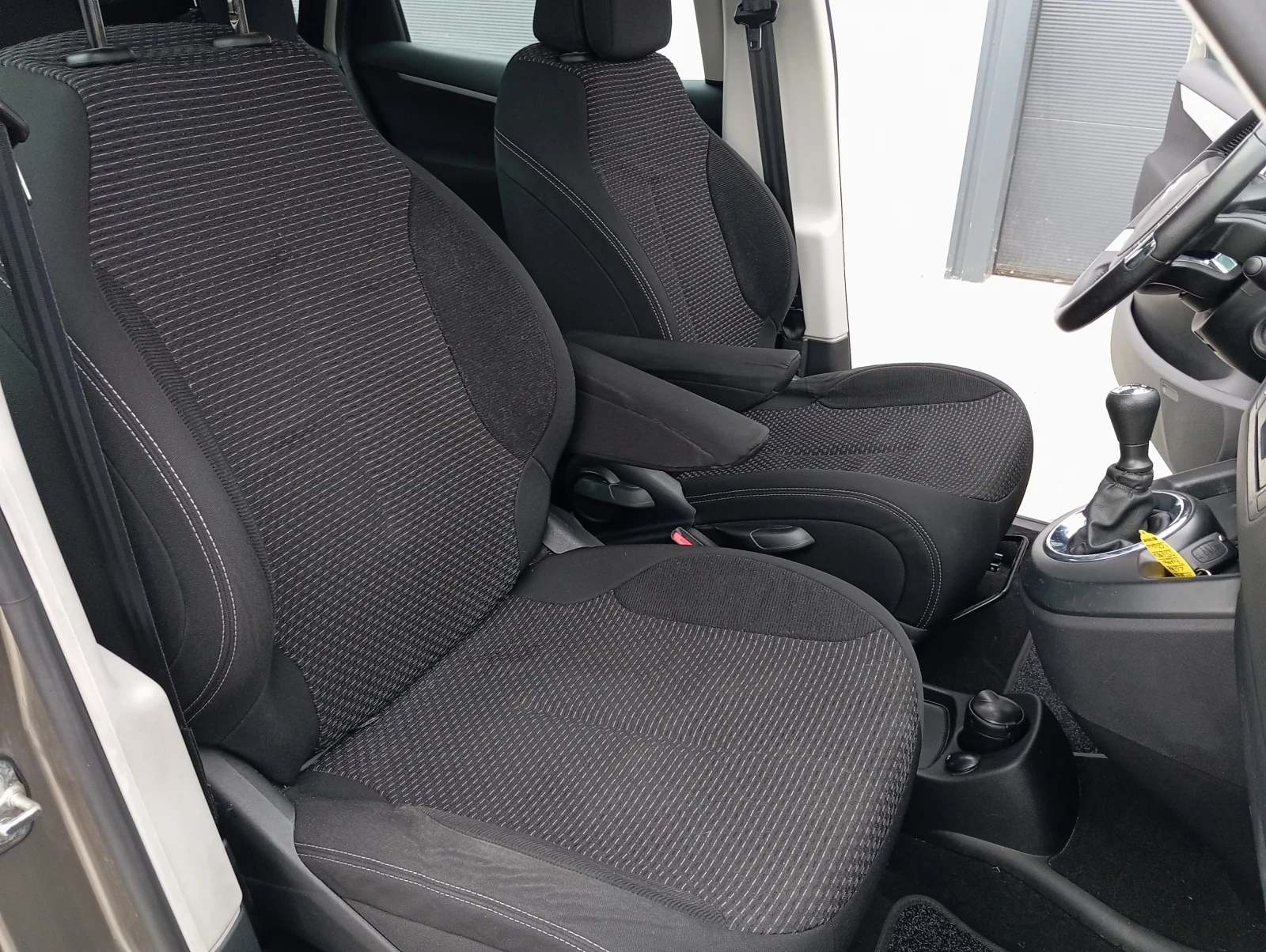 Citroen C4 Picasso 143000 km. - изображение 9