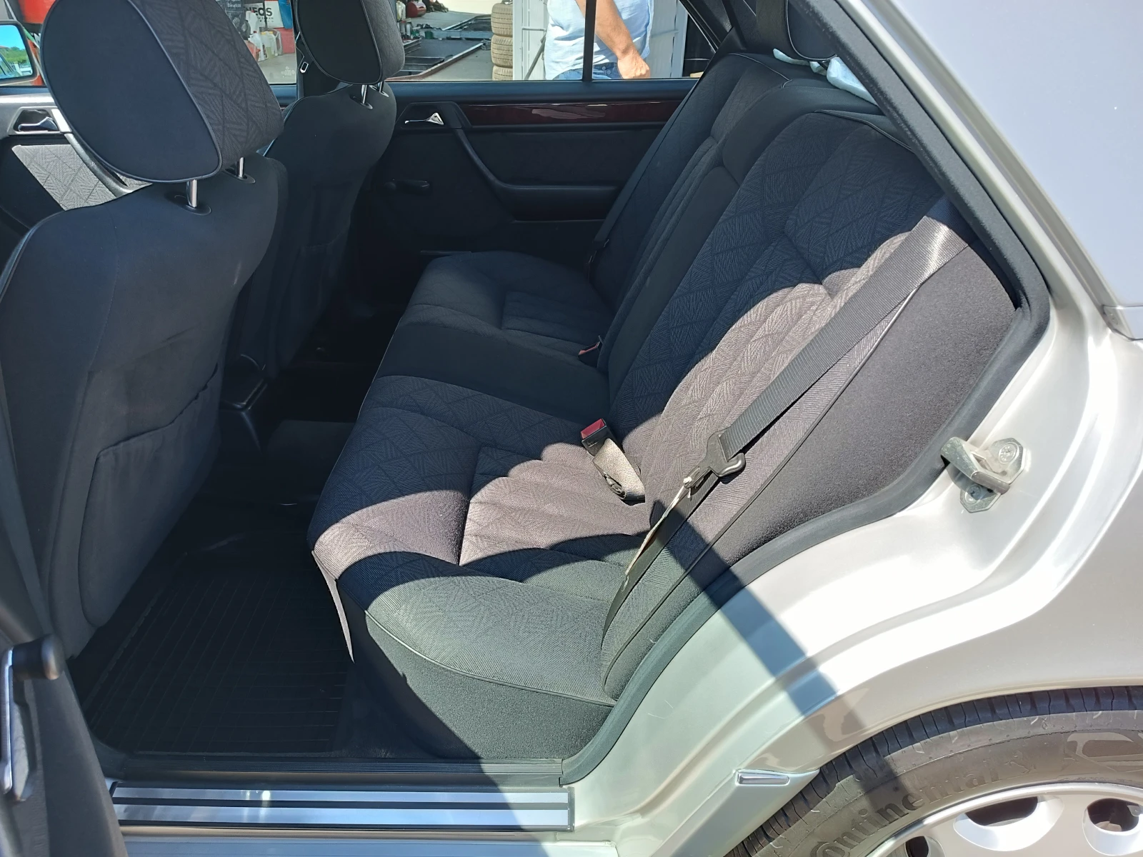 Mercedes-Benz E 200 2.0i  ! | Mobile.bg   13