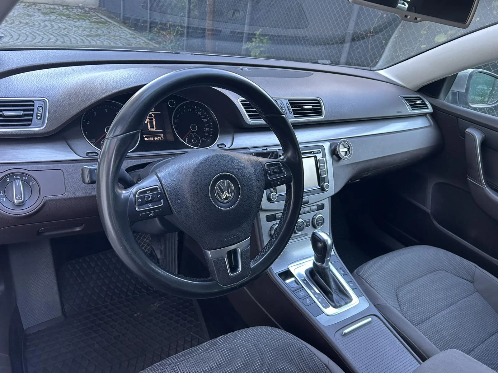 VW Passat B7 - изображение 8