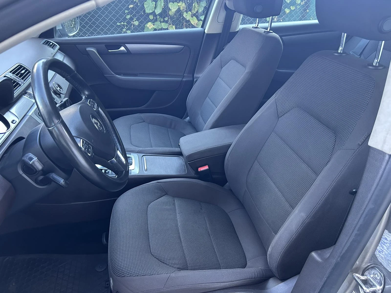 VW Passat B7 - изображение 7