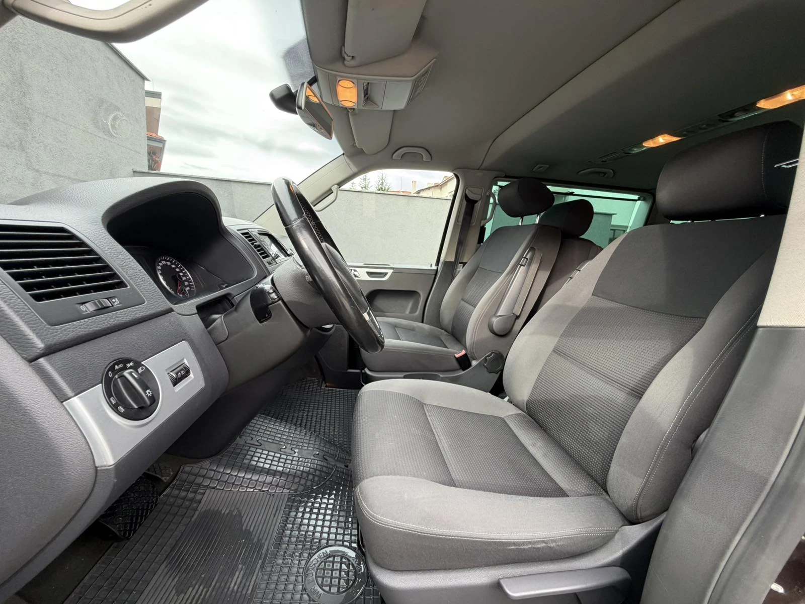 VW Multivan 2.0 TDI DSG - изображение 8