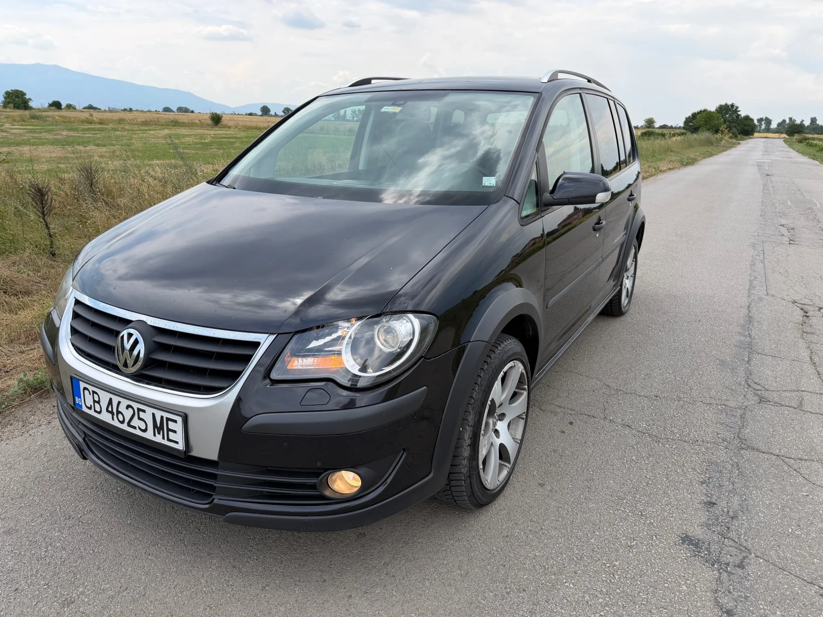 VW Touran Cross Touran 2.0TDI Automatic , снимка 7 - Автомобили и джипове - 55318626