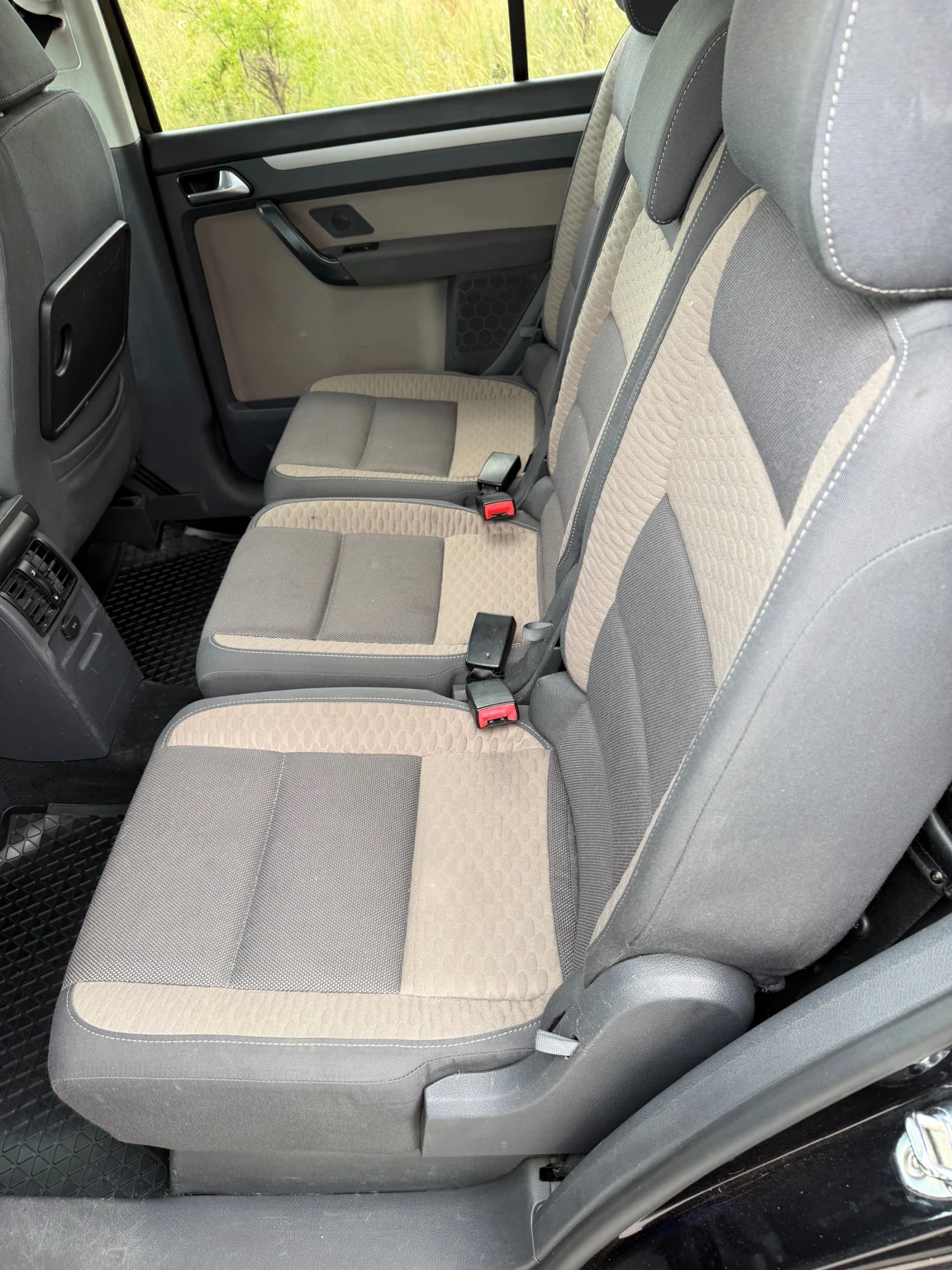 VW Touran Cross Touran 2.0TDI Automatic , снимка 15 - Автомобили и джипове - 55318626