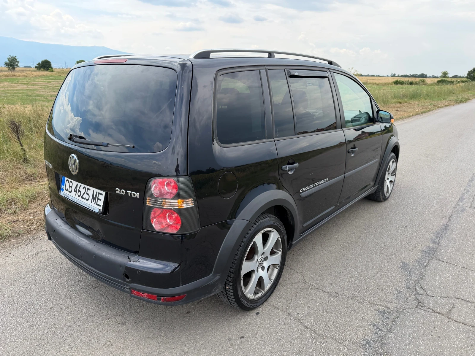 VW Touran Cross Touran 2.0TDI Automatic , снимка 12 - Автомобили и джипове - 55318626