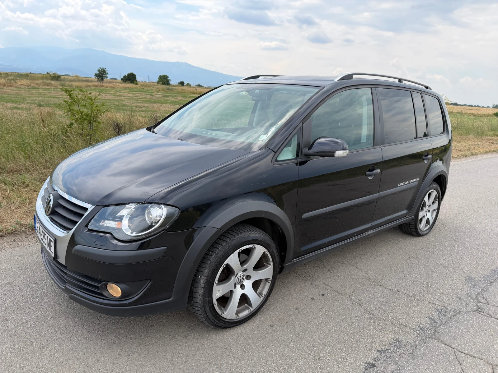 VW Touran Cross Touran 2.0TDI Automatic , снимка 8 - Автомобили и джипове - 55318626