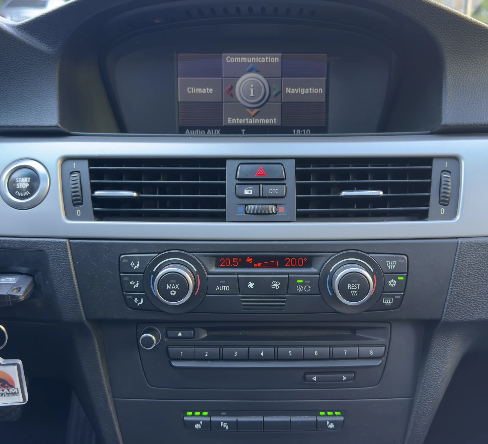 BMW 320 Navi * Автоматик * Кожа * Лизинг, снимка 13 - Автомобили и джипове - 55500347