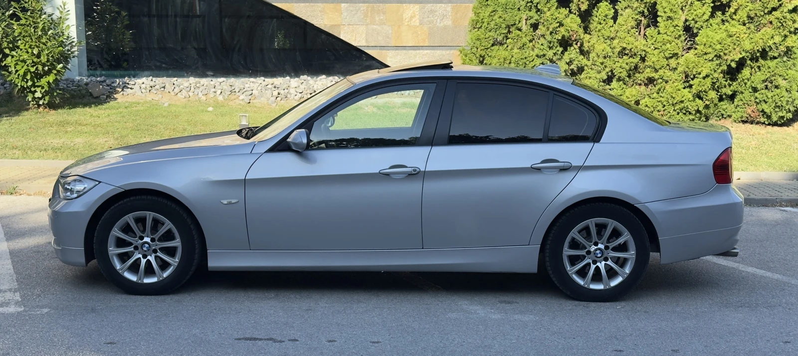 BMW 320 Navi * Автоматик * Кожа * Лизинг, снимка 5 - Автомобили и джипове - 55500347