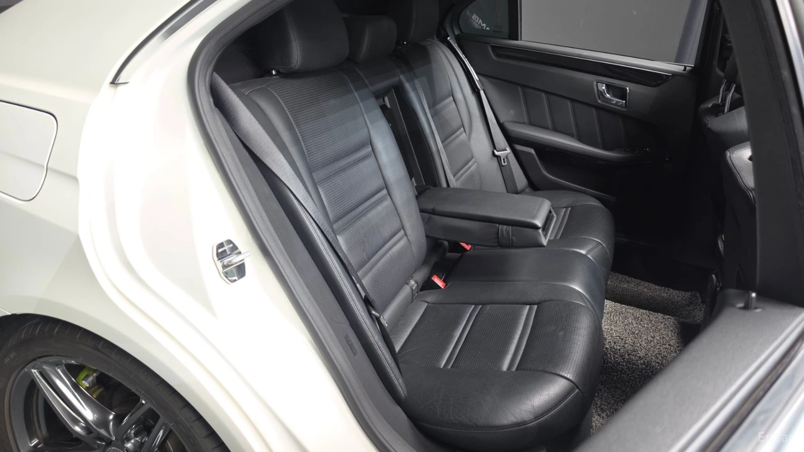 Mercedes-Benz E 63 AMG RETROFIT* HARMAN* CARBON* �����* ������ ���� | Mobile.bg � ����������� 16