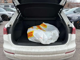 Audi Q3 * Komfort * ПОДГРЕВИ * КАМЕРА * ПАМЕТ, снимка 15