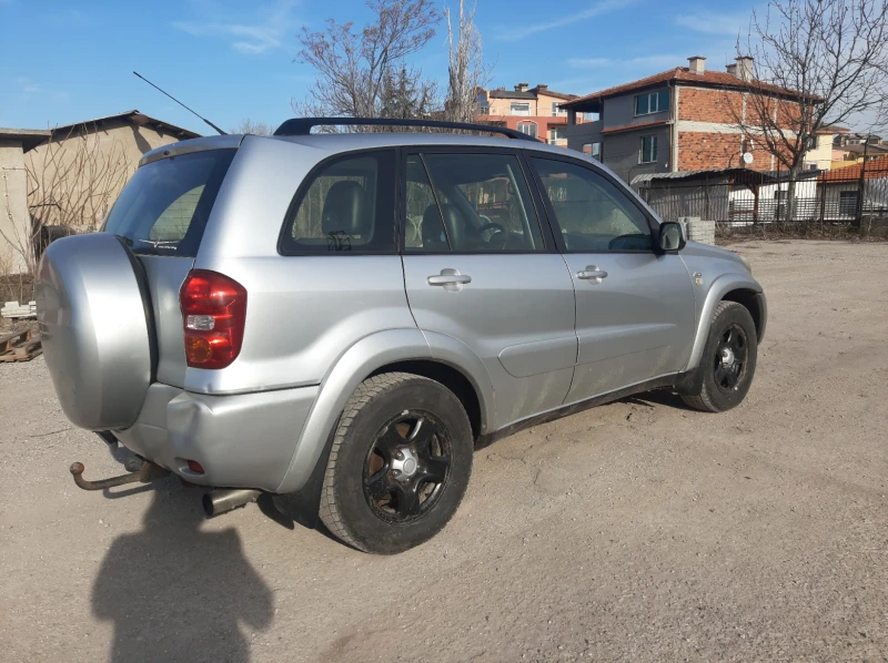 Toyota Rav4 2.0 D4D 4x4, снимка 4 - Автомобили и джипове - 49286400