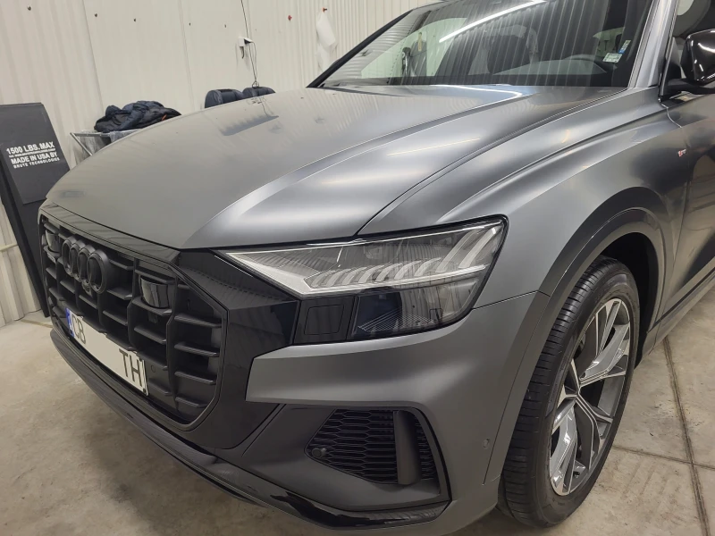 Audi Q8 55 TFSi Double S-Line Grey Matt в Автомобили и джипове в гр. София