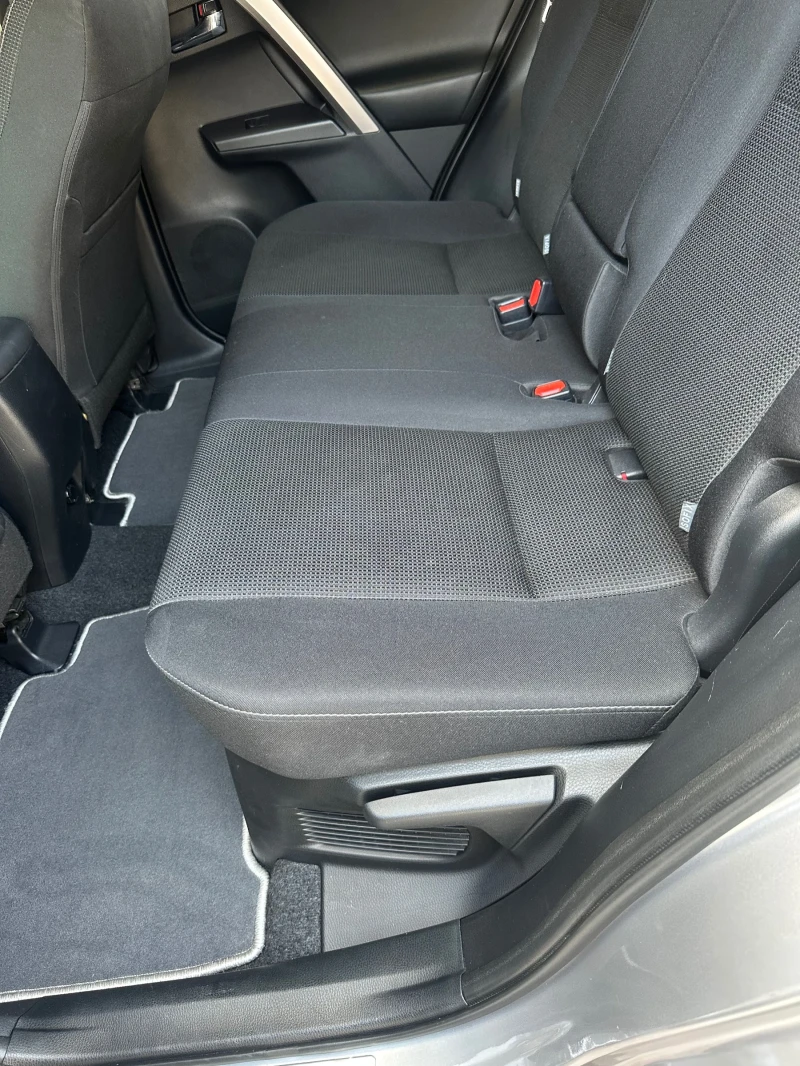 Toyota Rav4 59 000 km. , Hybrid , automatic, снимка 16 - Автомобили и джипове - 51989764