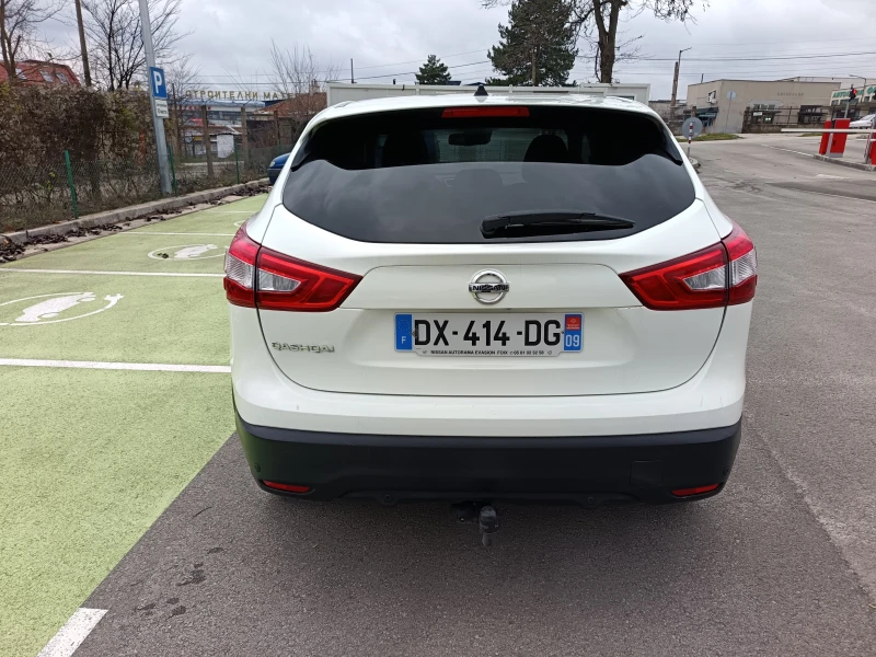 Nissan Qashqai 1.6 dCi N-Connecta 4x4 ЕДИНСТВЕН СОБСТВЕНИК, снимка 4 - Автомобили и джипове - 52931770
