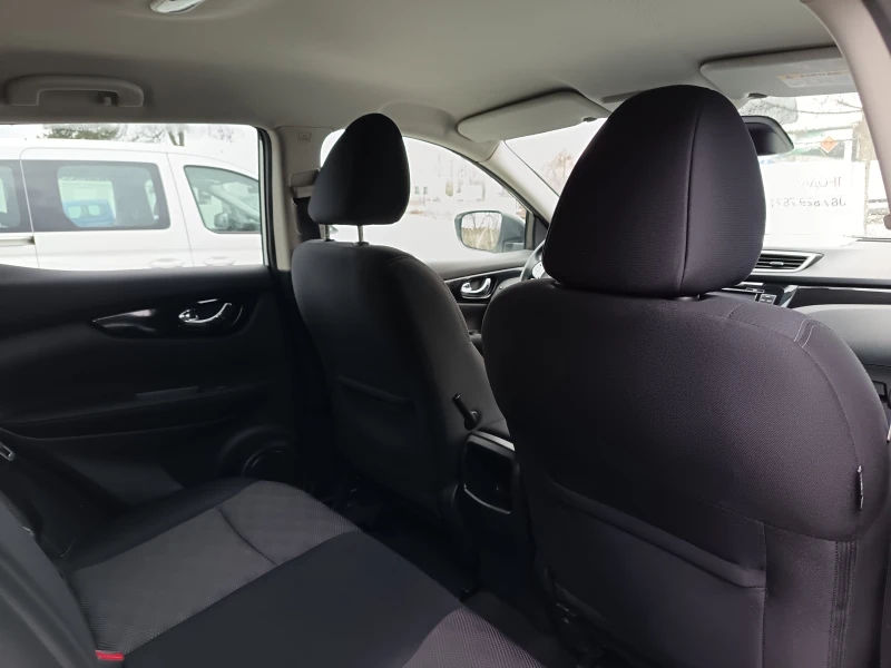 Nissan Qashqai 1.6 dCi N-Connecta 4x4 ЕДИНСТВЕН СОБСТВЕНИК, снимка 15 - Автомобили и джипове - 52931770
