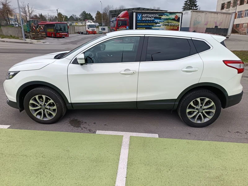 Nissan Qashqai 1.6 dCi N-Connecta 4x4 ЕДИНСТВЕН СОБСТВЕНИК, снимка 2 - Автомобили и джипове - 52931770