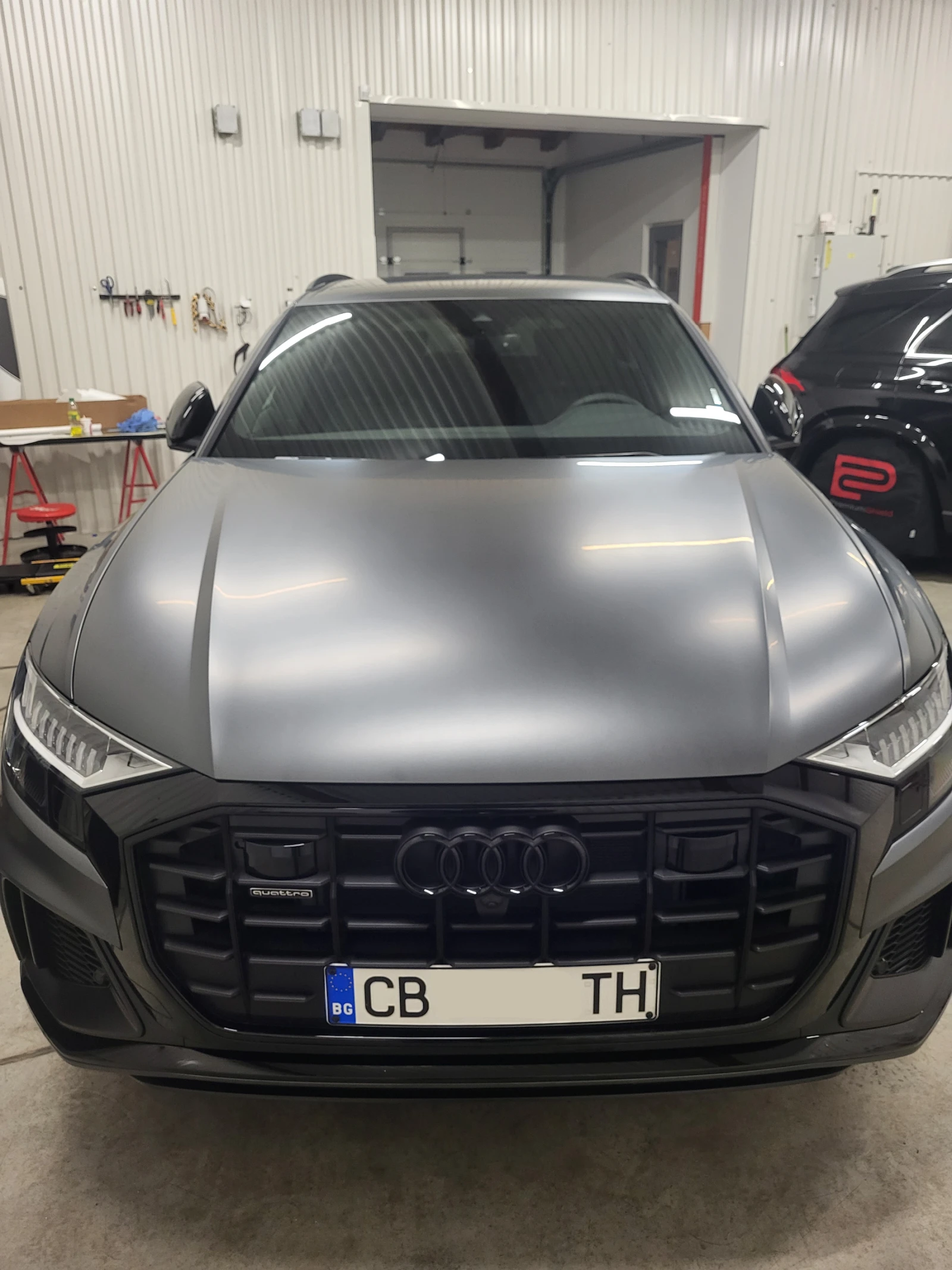 Audi Q8 55 TFSi Double S-Line Grey Matt - изображение 4