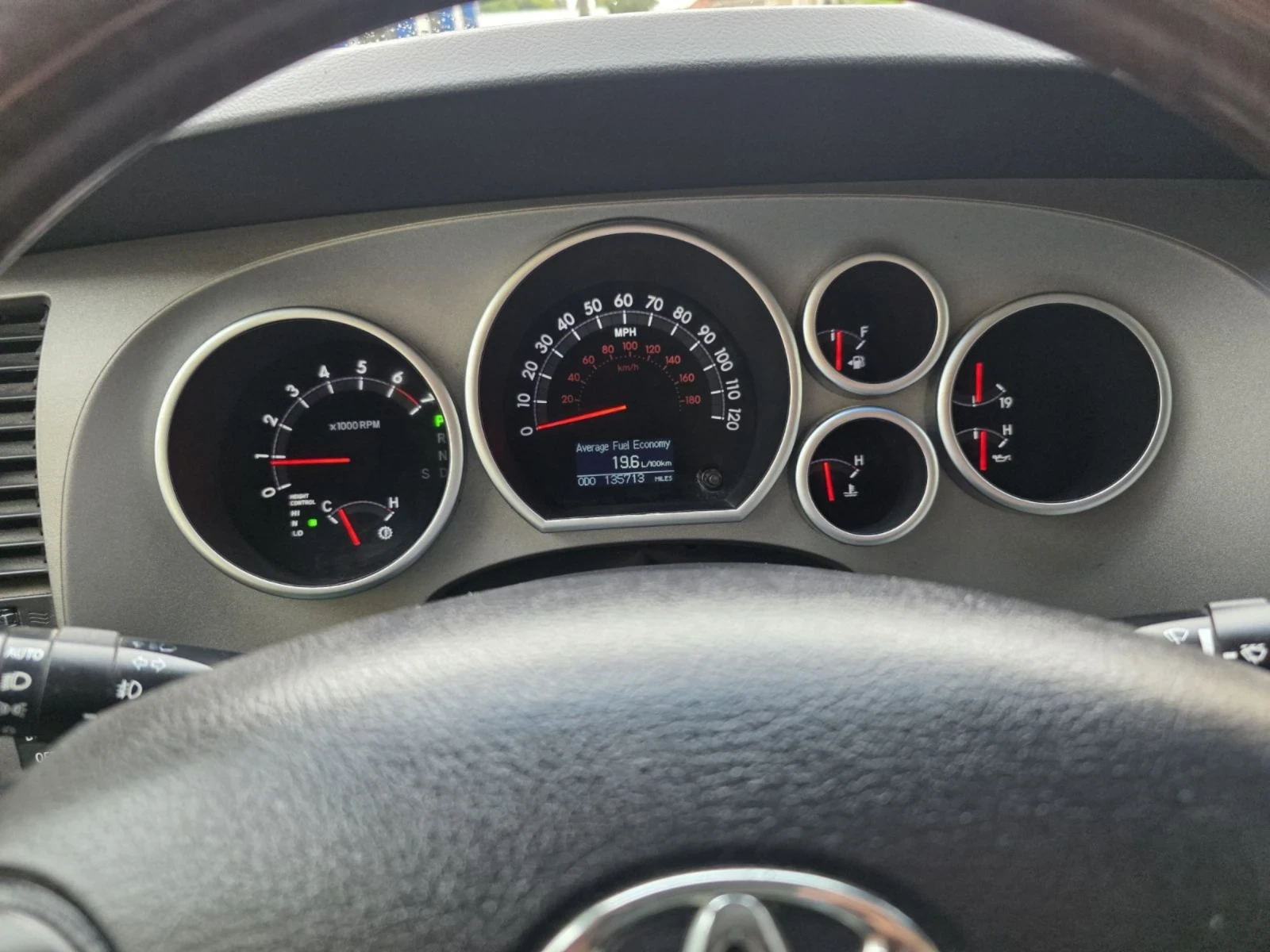 Toyota Sequoia Platinum * LPG* V8  - изображение 6
