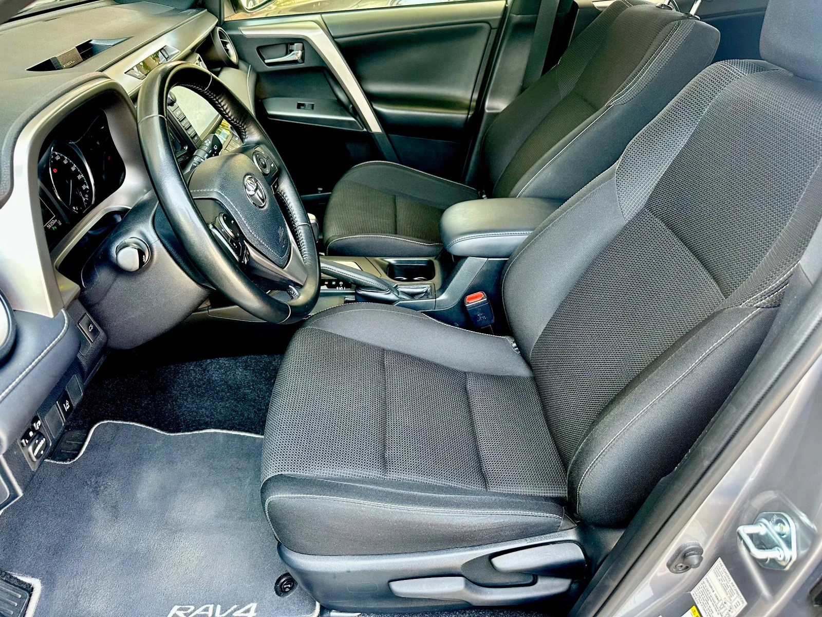 Toyota Rav4 59 000 km. , Hybrid , automatic | Mobile.bg — изображение 14