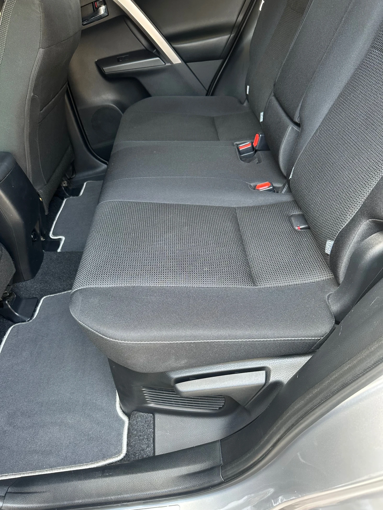 Toyota Rav4 59 000 km. , Hybrid , automatic | Mobile.bg — изображение 16