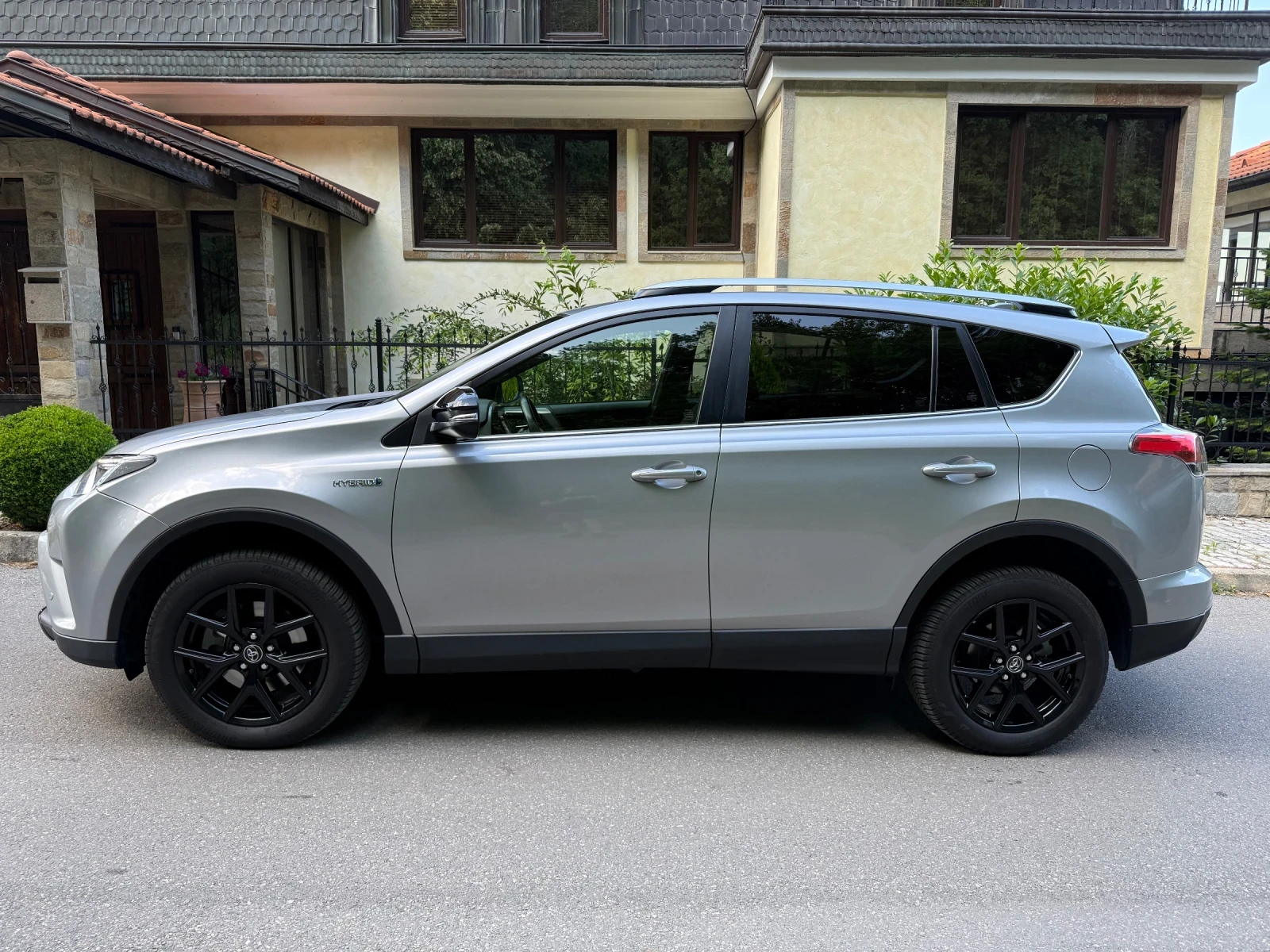 Toyota Rav4 56 000 km. , Hybrid , automatic - изображение 3