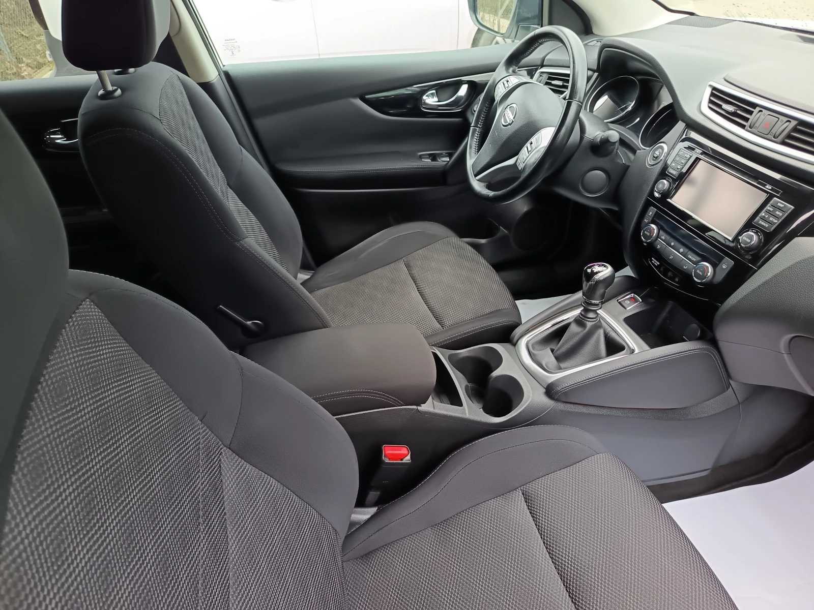 Nissan Qashqai 1.6 dCi N-Connecta 4x4 ��������� ���������� | Mobile.bg � ����������� 11