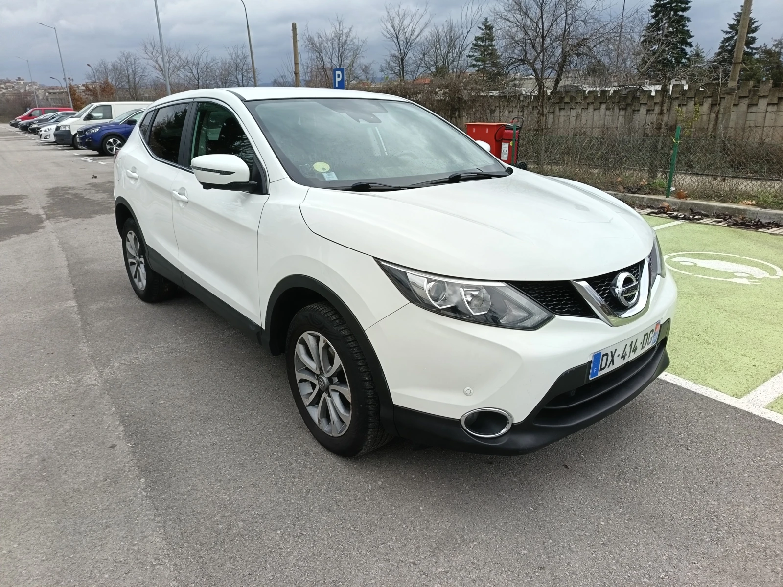 Nissan Qashqai 1.6 dCi N-Connecta 4x4 ЕДИНСТВЕН СОБСТВЕНИК - изображение 7