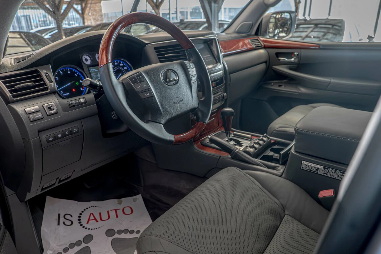 Lexus LX 570 5.7/4X4/Камера 360/Обдухване/FaceLift - изображение 5