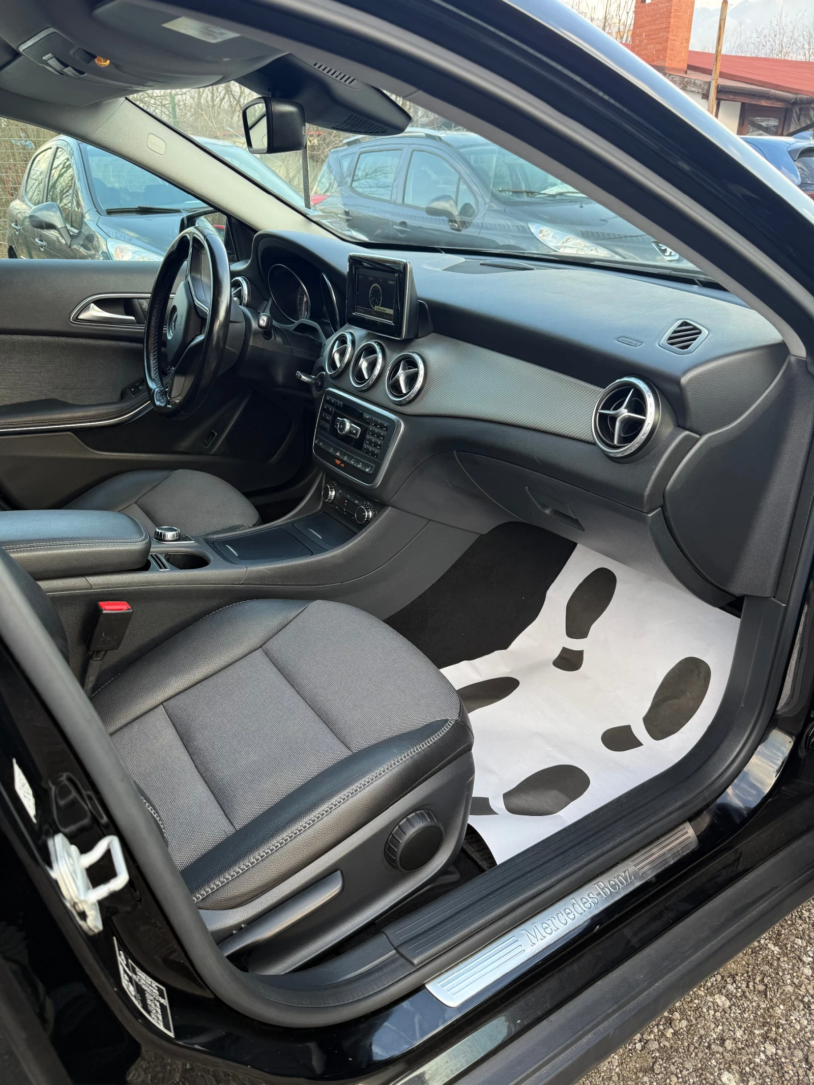 Mercedes-Benz GLA 220 4x4, Автомат, Обслужен, Нови гуми, Лизинг, снимка 8 - Автомобили и джипове - 53864270