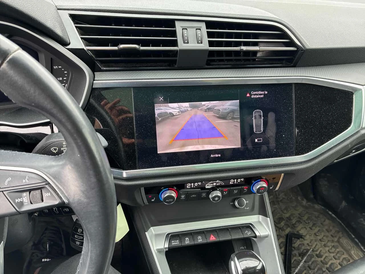 Audi Q3 * Komfort * ПОДГРЕВИ * КАМЕРА * ПАМЕТ, снимка 9 - Автомобили и джипове - 54034650