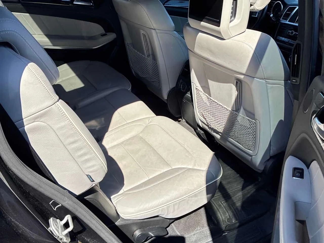 Mercedes-Benz GL 550 * PANO* KEYLESS* ПОДГРЕВ* , снимка 13 - Автомобили и джипове - 54048962