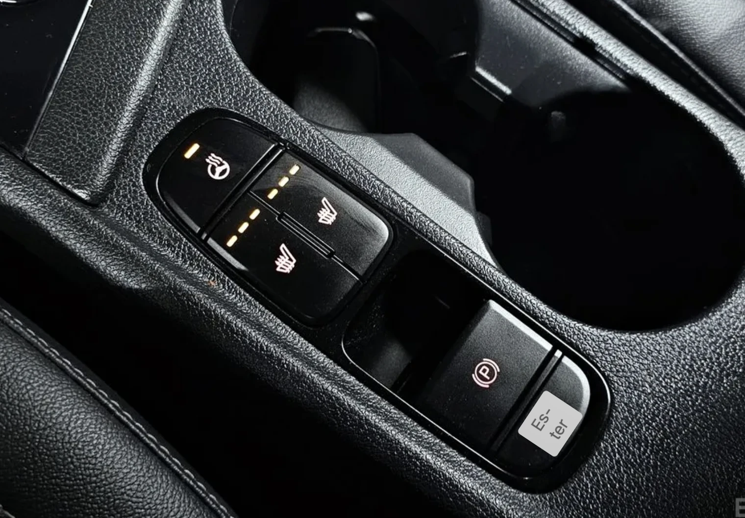 Kia Niro PRESTIGE* КОЖА* ПОДГРЕВ* НАВИ* , снимка 16 - Автомобили и джипове - 54127141