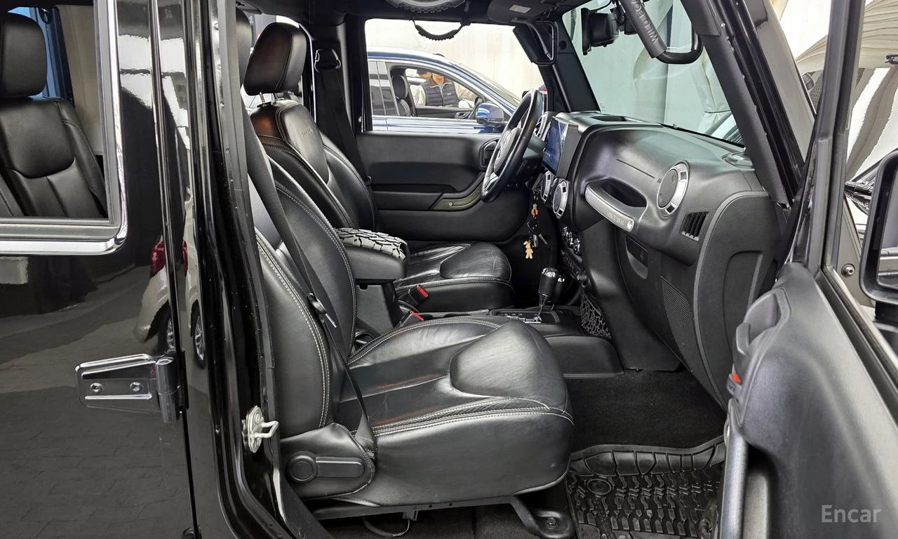 Jeep Wrangler UNLIMITED SAHARA/3.6/NAVI/КОЖА, снимка 11 - Автомобили и джипове - 54623451