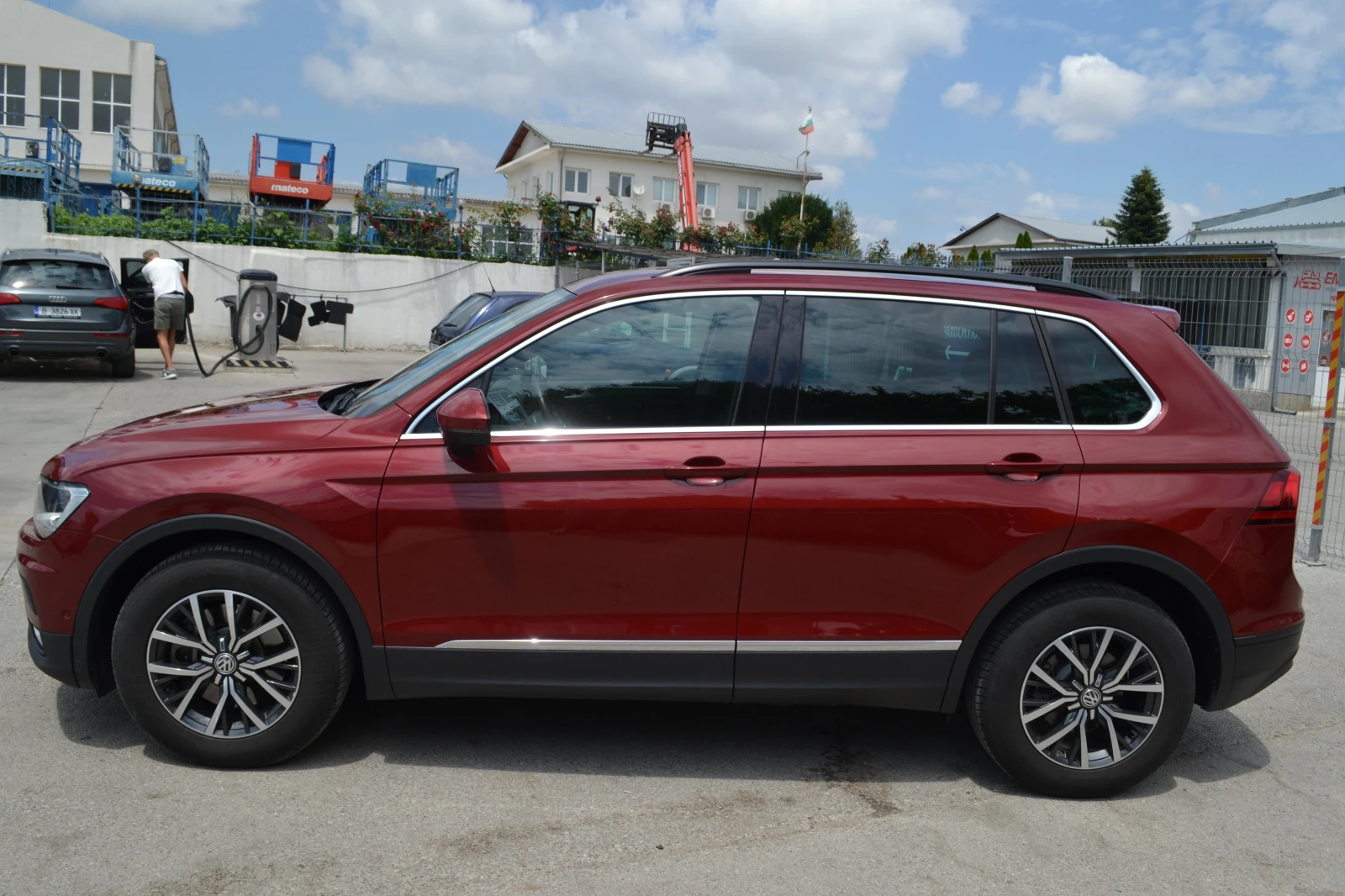 VW Tiguan 2.0TSI DSG, снимка 11 - Автомобили и джипове - 55220737