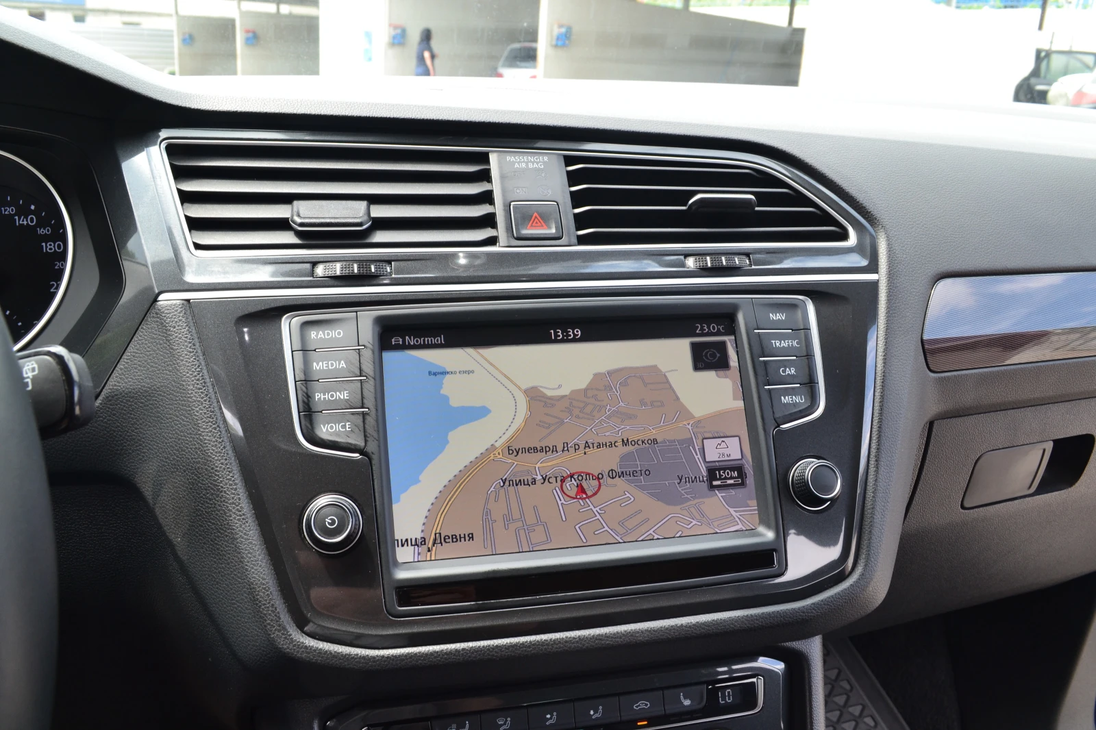 VW Tiguan 2.0TSI DSG, снимка 9 - Автомобили и джипове - 55220737