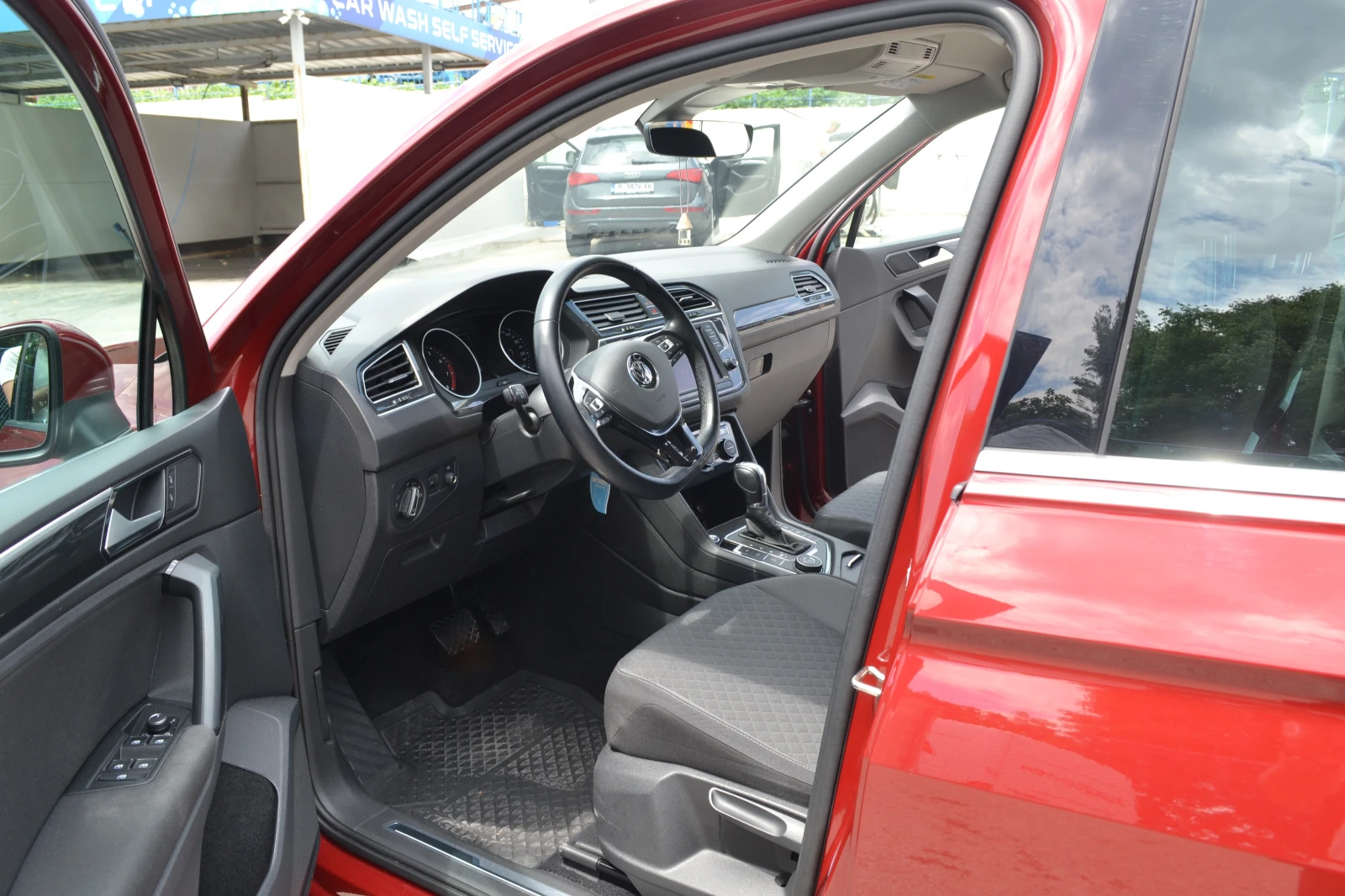 VW Tiguan 2.0TSI DSG, снимка 7 - Автомобили и джипове - 55220737