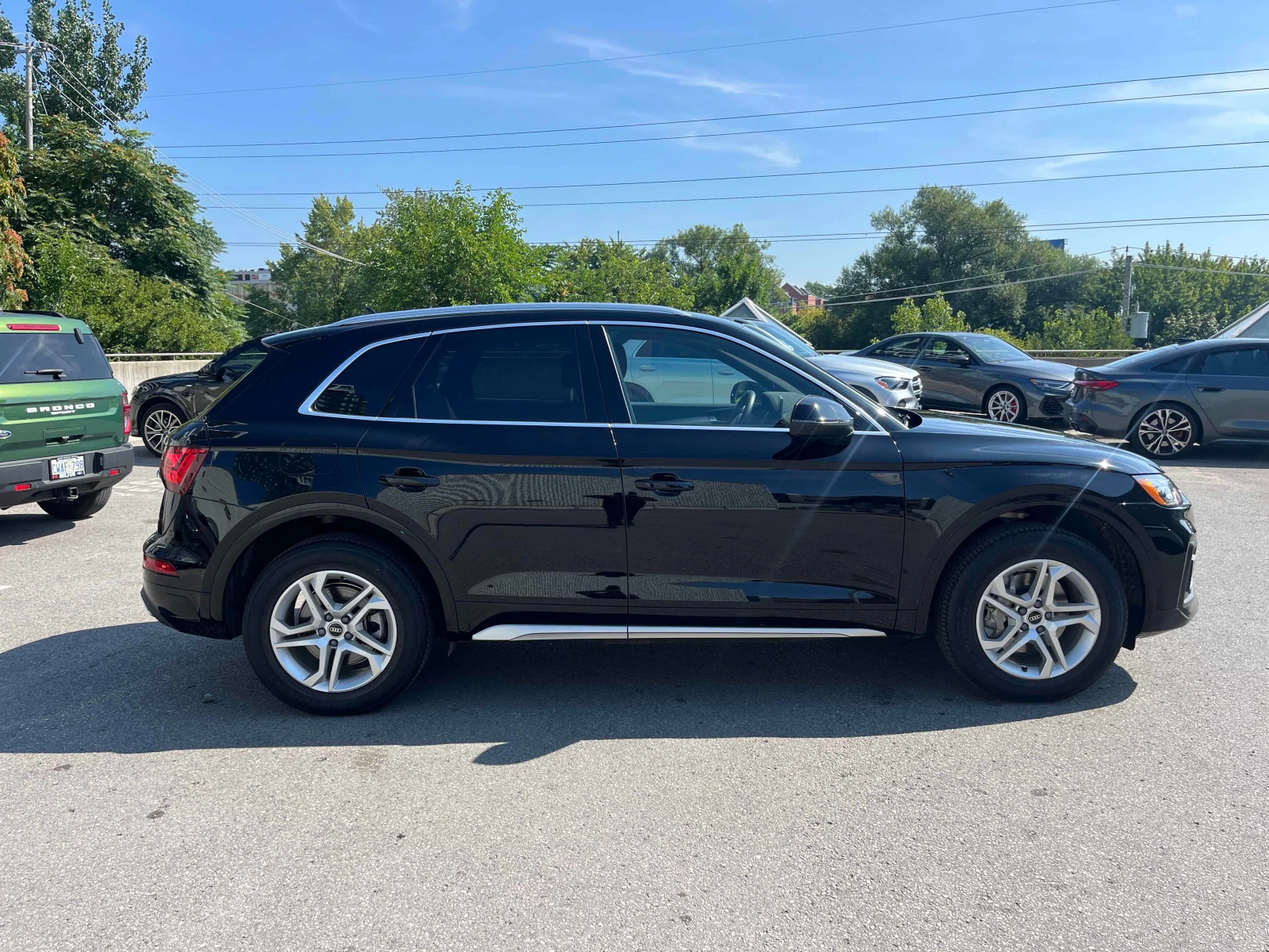 Audi Q5 * Komfort * CARFAX * БЕЗ ПЪРВОНАЧАЛНА ВНОСКА, снимка 3 - Автомобили и джипове - 55830976