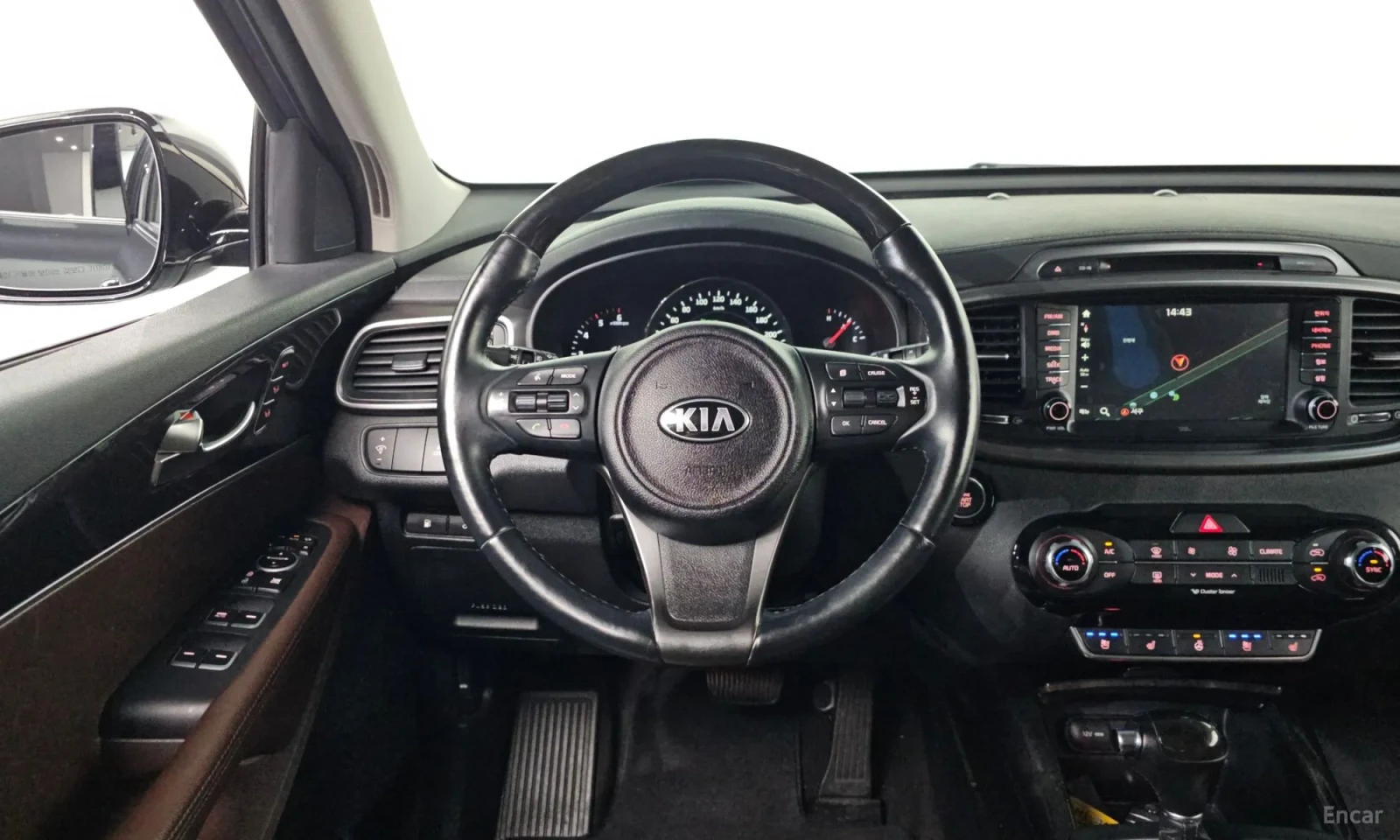 Kia Sorento 2.2d\4x4\360 камери\Обдухване, снимка 13 - Автомобили и джипове - 56327327