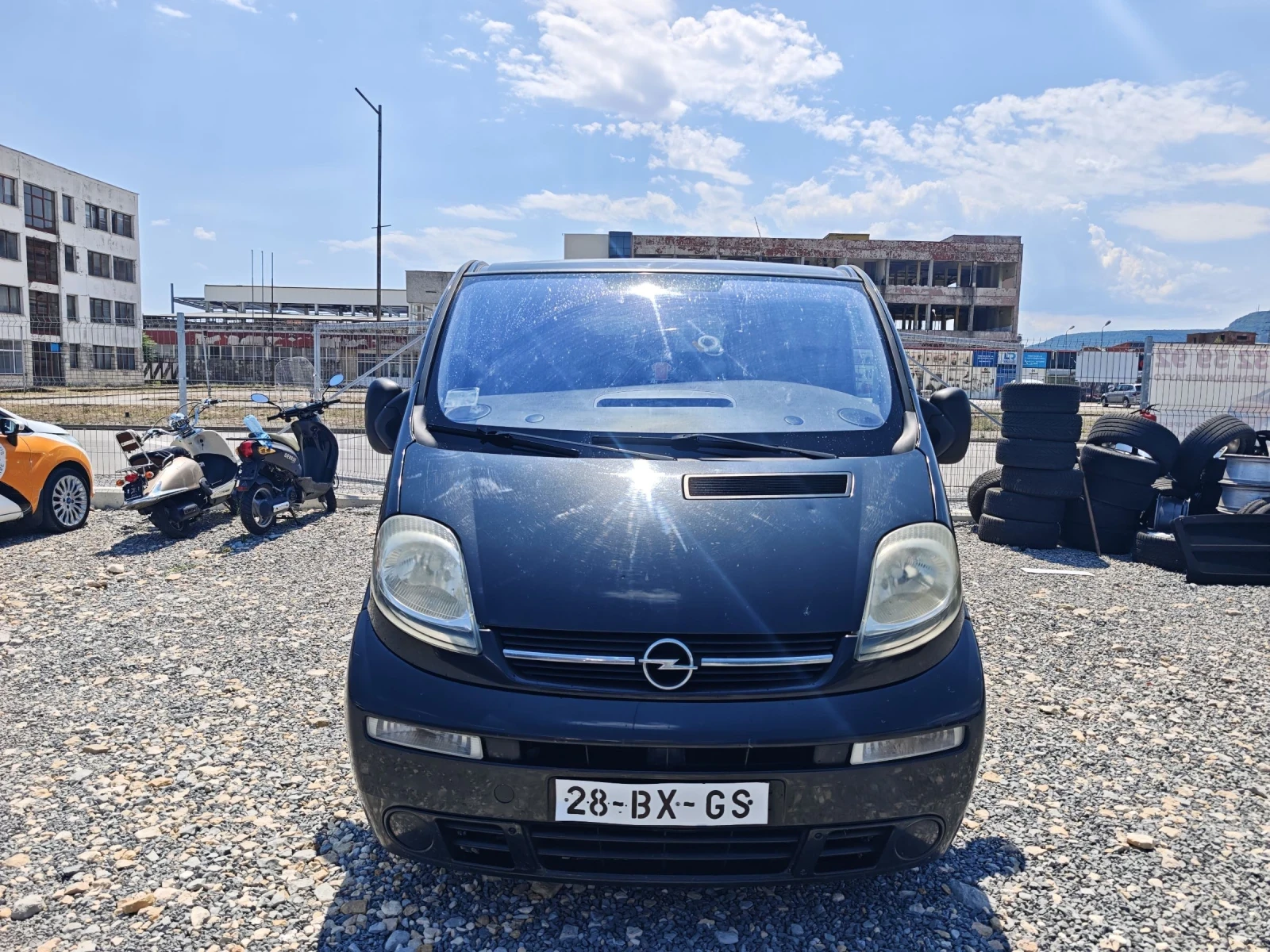 Opel Vivaro 2.5, снимка 2 - Бусове и автобуси - 55250471