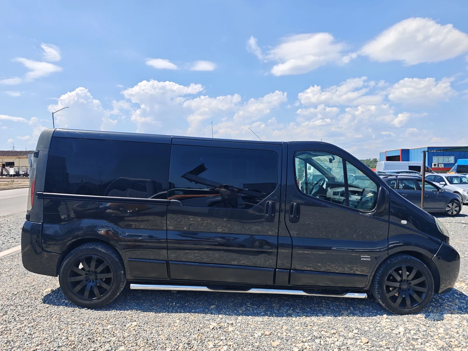 Opel Vivaro 2.5, снимка 4 - Бусове и автобуси - 55250471