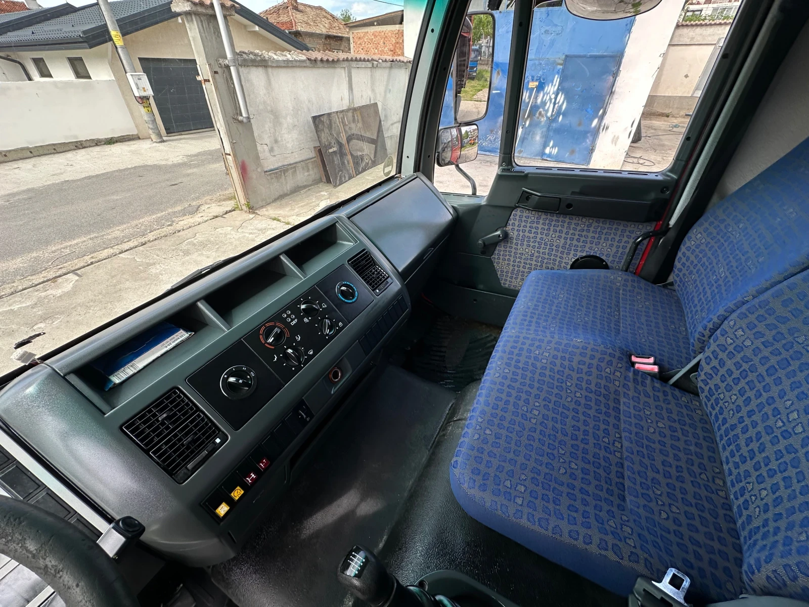 Man L 10.180* Климатик* Тристранен самосвал* 4.20м.* Топ, снимка 12 - Камиони - 54516818