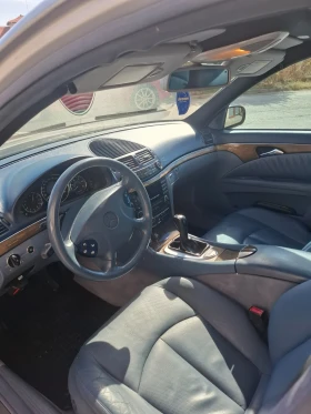 Mercedes-Benz E 220, снимка 7