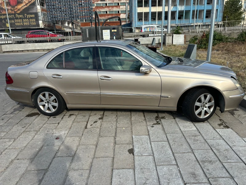 Mercedes-Benz E 270, снимка 5 - Автомобили и джипове - 47316392