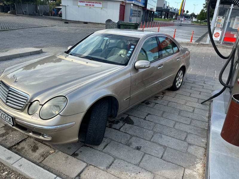 Mercedes-Benz E 270, снимка 3 - Автомобили и джипове - 47316392