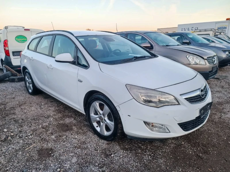 Opel Astra 1.7cdti 6speed, снимка 1 - Автомобили и джипове - 48141890