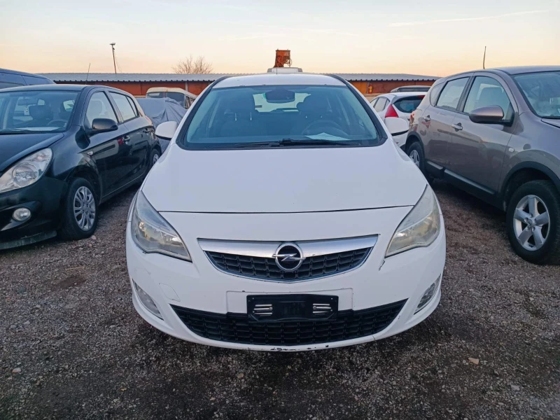 Opel Astra 1.7cdti 6speed, снимка 2 - Автомобили и джипове - 48141890